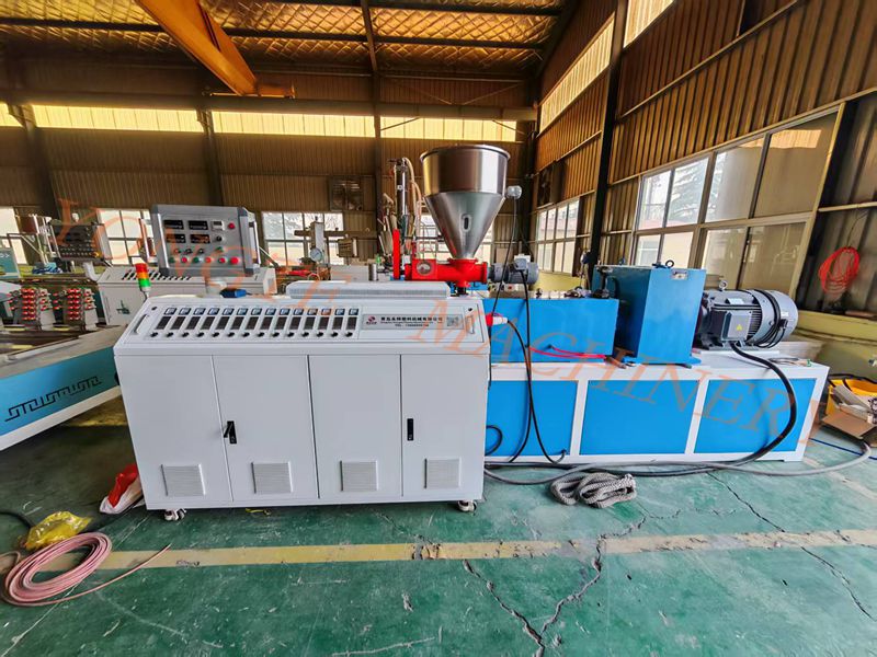 Echipamentele de automatizare a mașinilor din plastic Yongte sunt populare în Europa