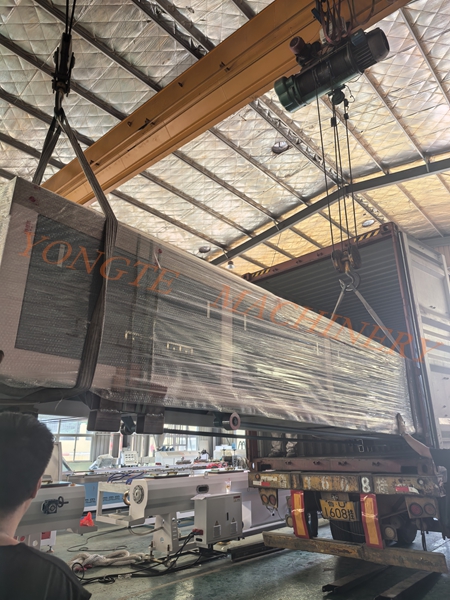 Linia de producție din lemn-plastic Yongte Plastic Machinery este trimisă în Canada, iar fabricația inteligentă verde este lăudată de peste mări.