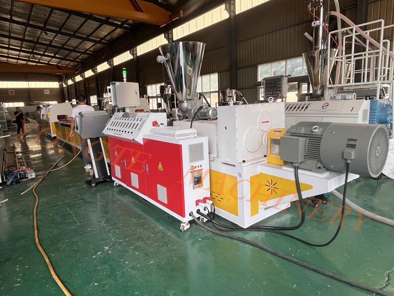 Cum se rezolvă problema de producție a jgheabului de cablu din PVC? Yongte Plastic Machinery oferă soluții inovatoare