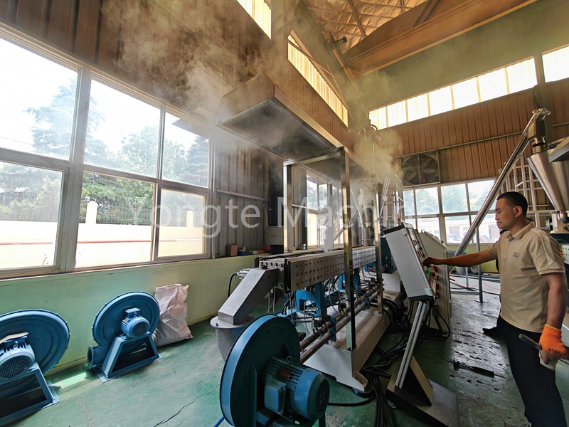 Care sunt avantajele materialului șurub al mașinii de granulare WPC Yongte?