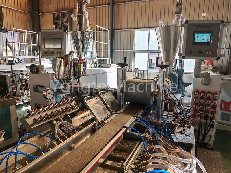 Mașina de extrudare a puntea WPC Yongte WPC a testat cu succes și inspectat cu succes înainte de livrare