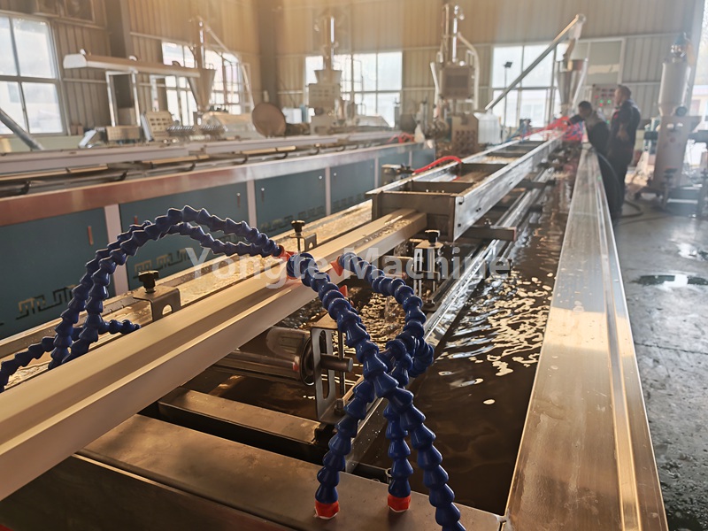 Yongte Solid Core WPC Door Jamb Machine: Test de succes pentru clientul indian