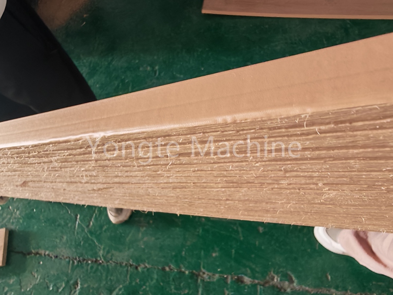 Cum se face o textură aspră asemănătoare lemnului pe suprafața produselor WPC?