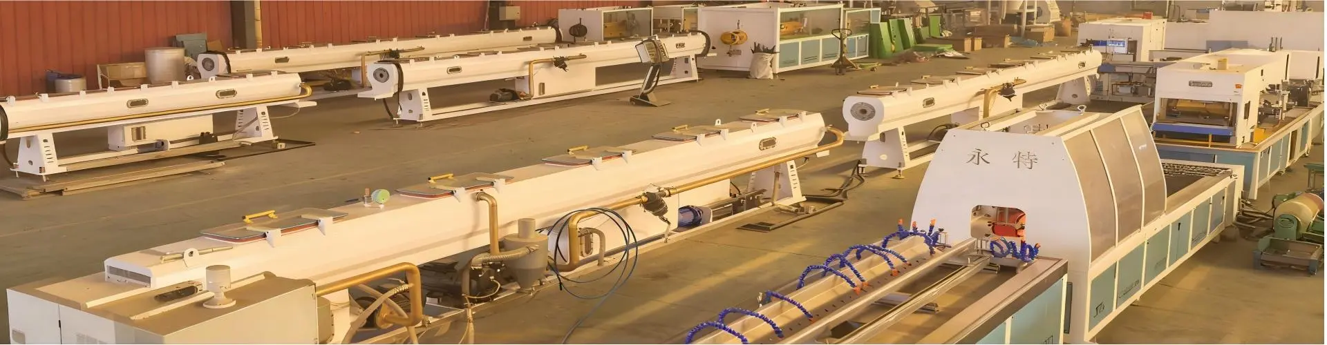 Mașină de extrudare a țevilor din plastic