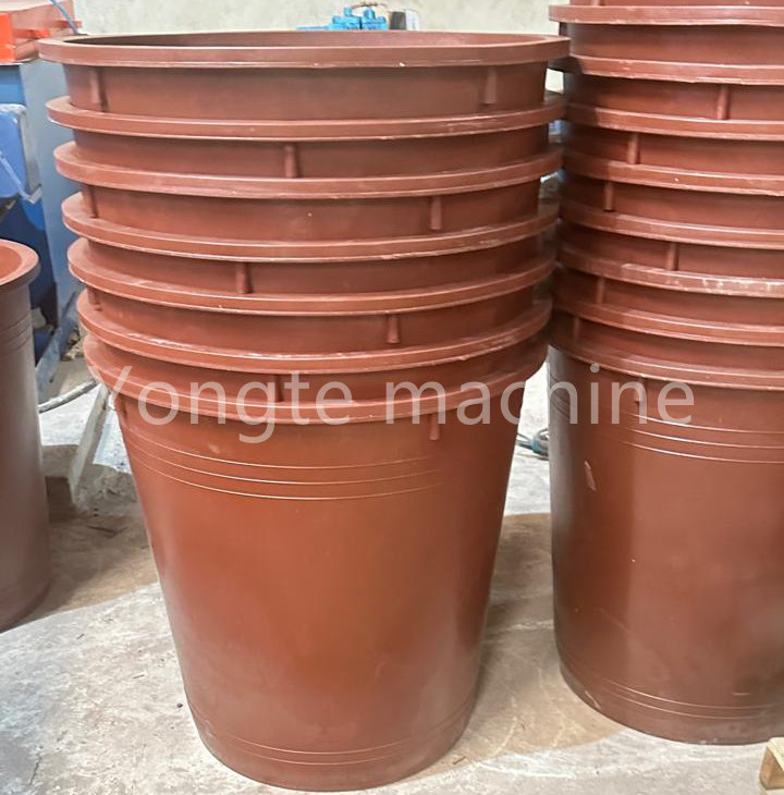 Plastic bucket produced from recycled plastic film