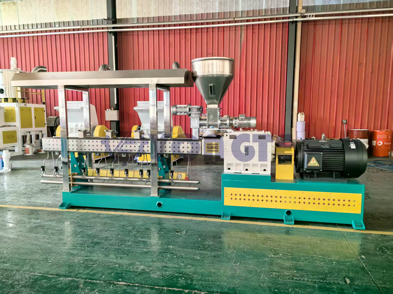 Extruder cu șurub dublu paralel pentru mașină de granulare din plastic