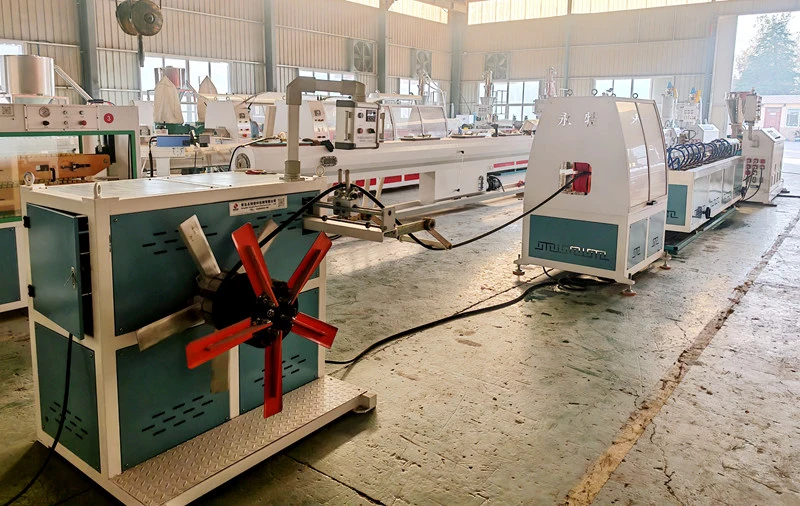 Mașină de fabricat țevi din cauciuc permeabil