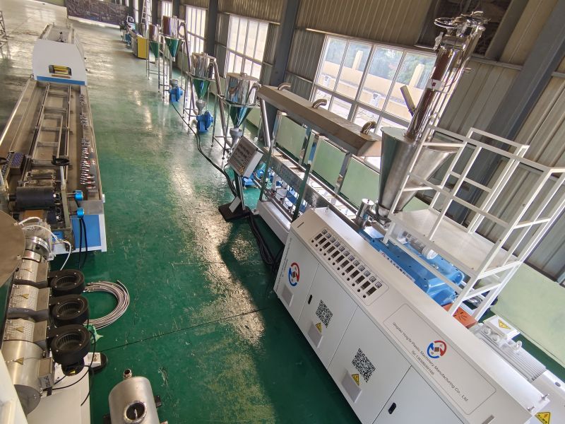 Compozit din plastic cu granule WPC din lemn