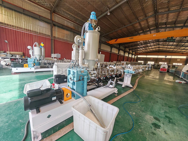 Extruder pentru țevi PPR