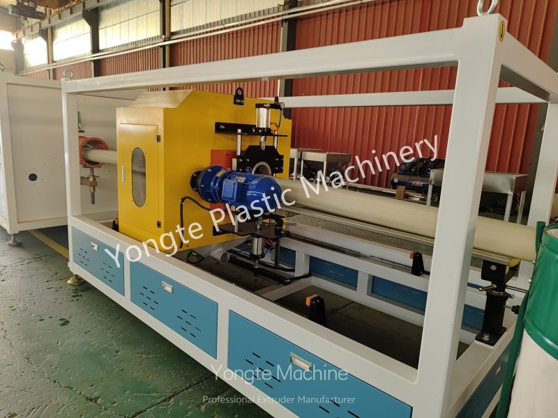 Extruder pentru țevi din PVC