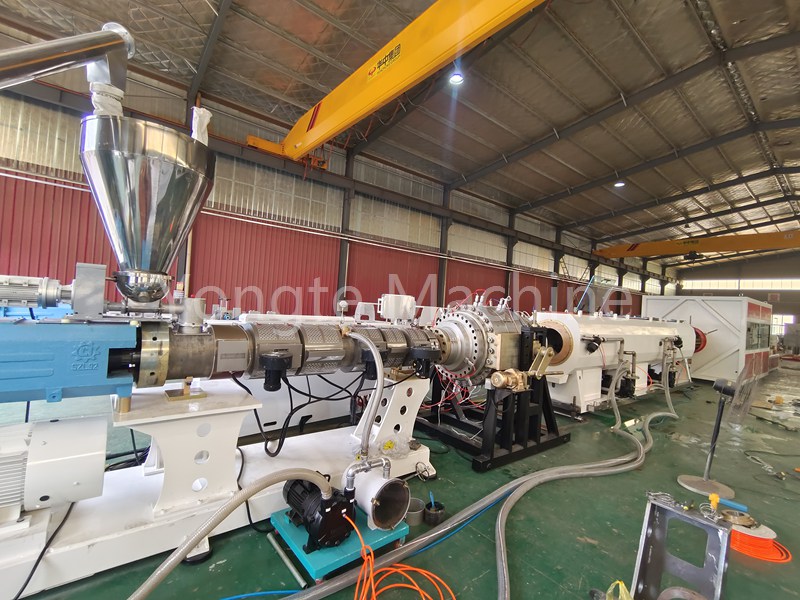 Mașină de extrudare a țevilor din PVC Yongte 280-560 mm finalizată