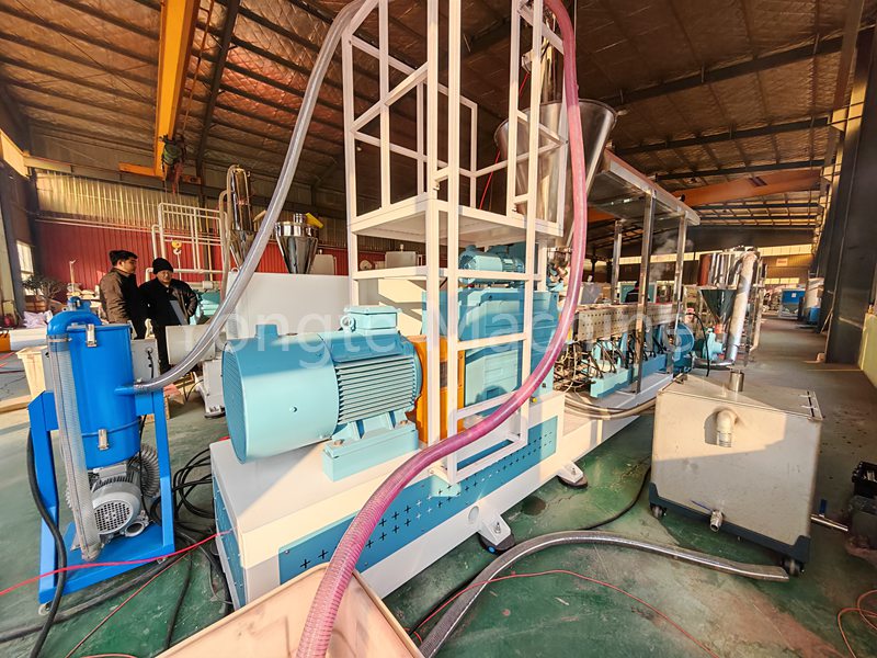 Upgrade WPC Granulator Machine testat cu succes cu consum de mare capacitate și consum redus de energie