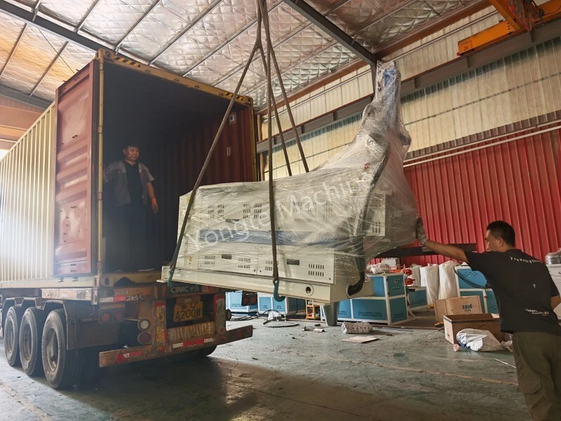 Livrare mașină de peletizat plastic către clientul din Africa