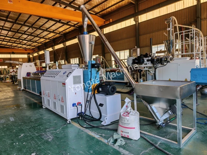 Punerea în funcțiune cu succes a liniei de producție de țevi de înmuiere spumă de cauciuc pentru clientul indian