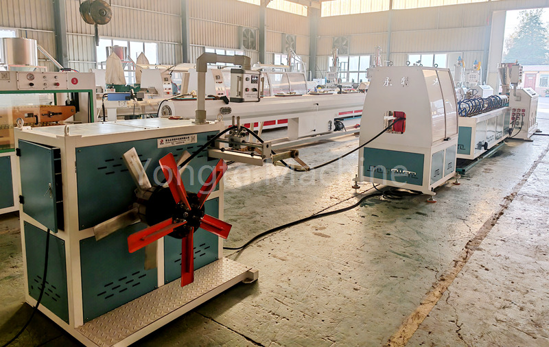 Mașină pentru țevi de irigare prin picurare