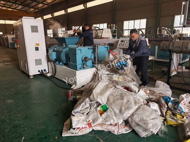 Extruder cu două șuruburi paralele Reciclare film plastic din Africa