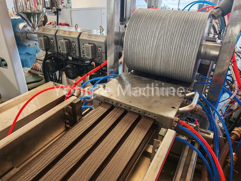 Mașină de fabricat placare de perete WPC
