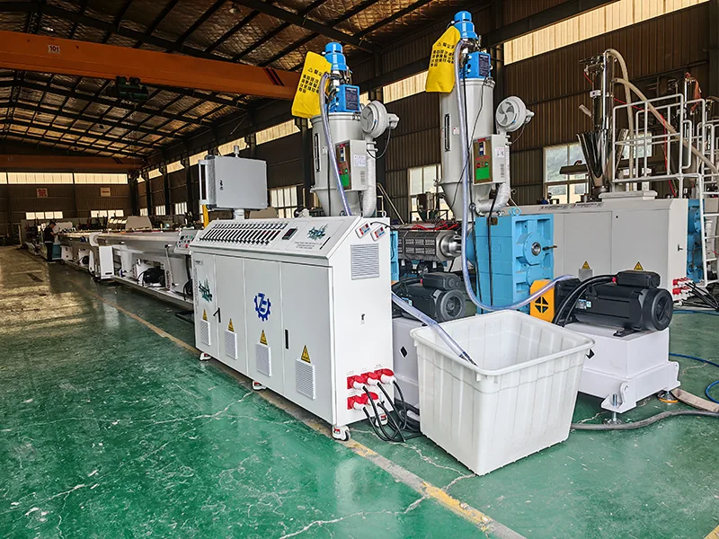 Linie de producție de țevi PPR cu 3 straturi Yongte în Algeria